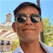 Conversación en español para extranjeros de preferencia quienes tengan previos conocimientos.